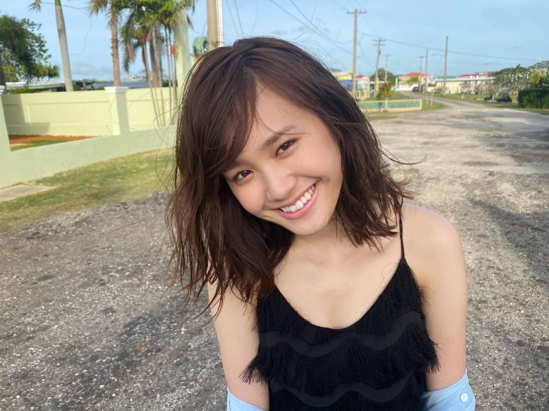 19歲寫真新星「尾碕真花」外型可愛氣質浪漫　小女生純真「開懷燦笑」讓人瞬間融化